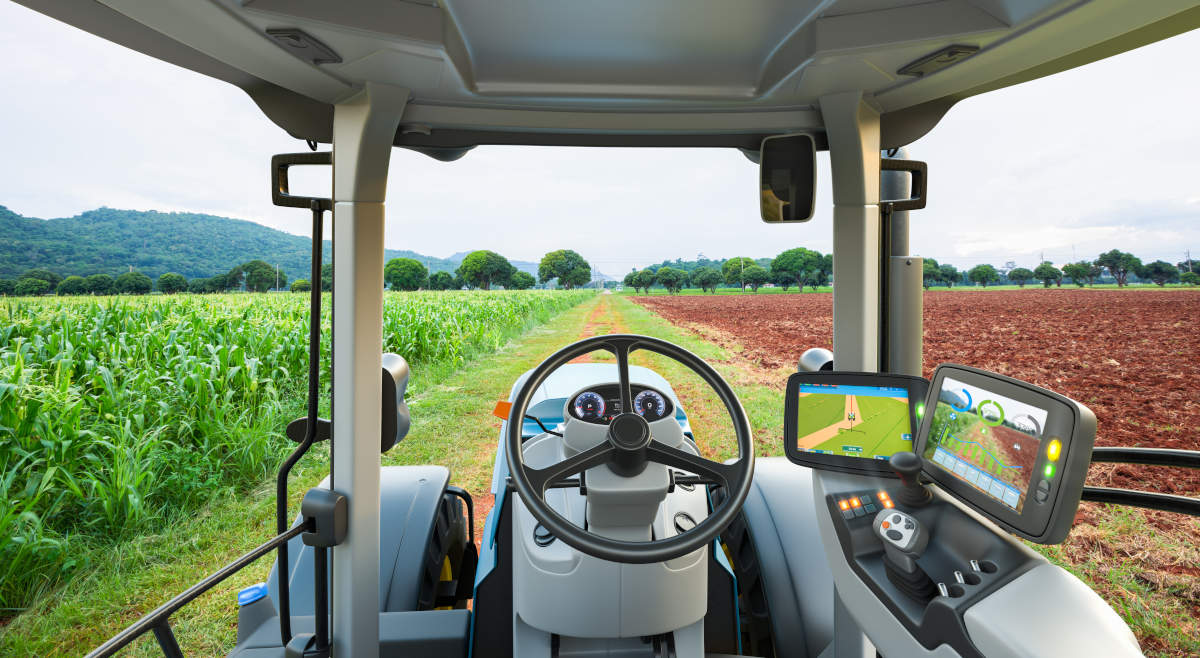 農業分野：トラクタなど農機の自動化・無人化