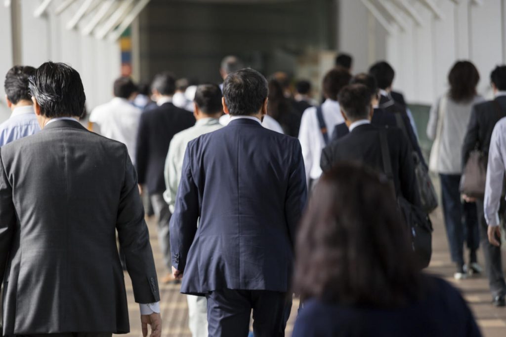 出社するビジネスマン